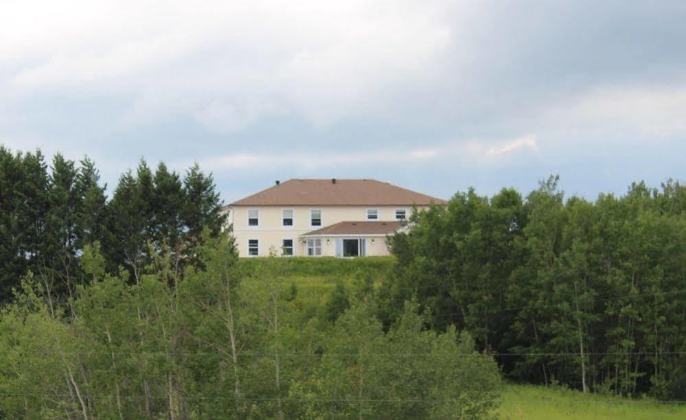 Honeycomb Bed & Breakfast Onanole Екстериор снимка